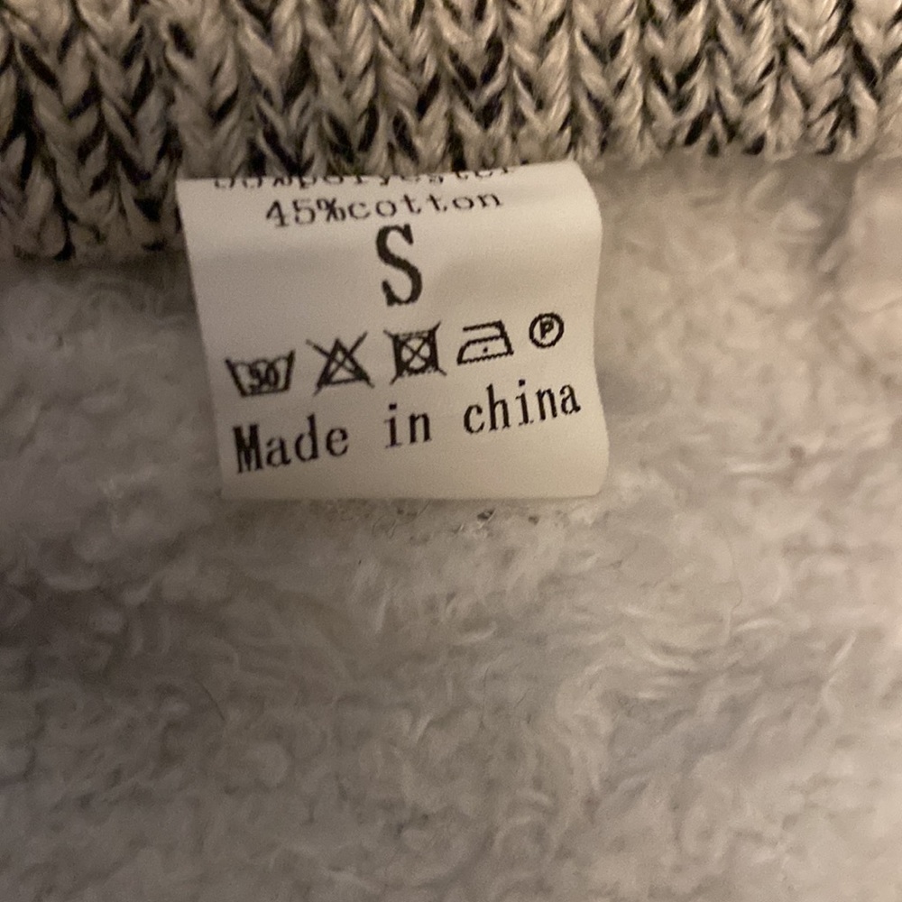 Sweater - Picture 9 of 9